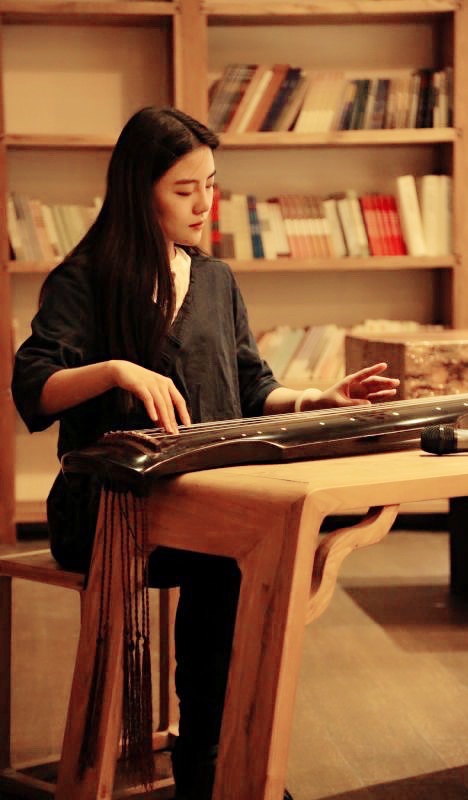 古琴初级第九讲 秋风词1 难点指法:拨撮掐_品古韵,弹古琴_千聊