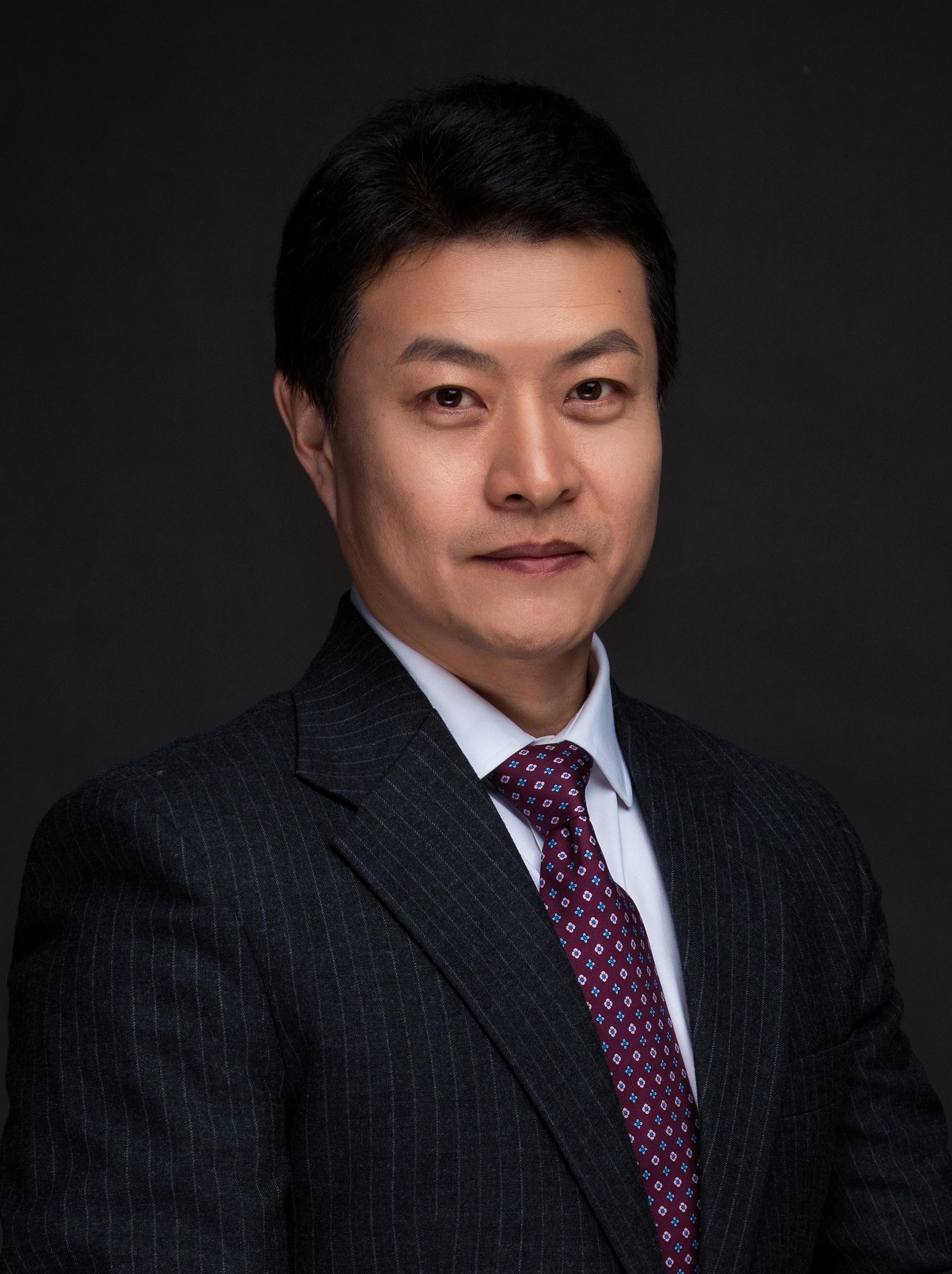 何俊峰 医学博士