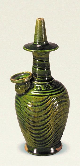 河北定县静志寺塔基出土 北宋 定窑低温绿釉净瓶