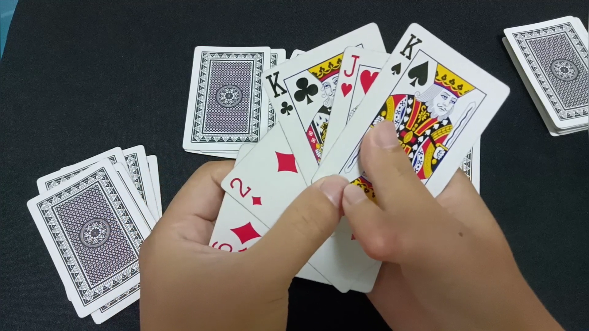 主讲人: 六指牌王 牌技高手,精研扑克牌技11年,所有的技巧都注重实战